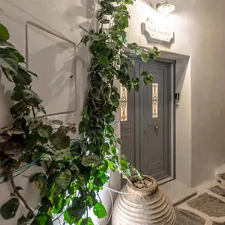 Melania Villa Mélanes