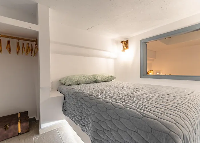 Melania Villa Mélanes